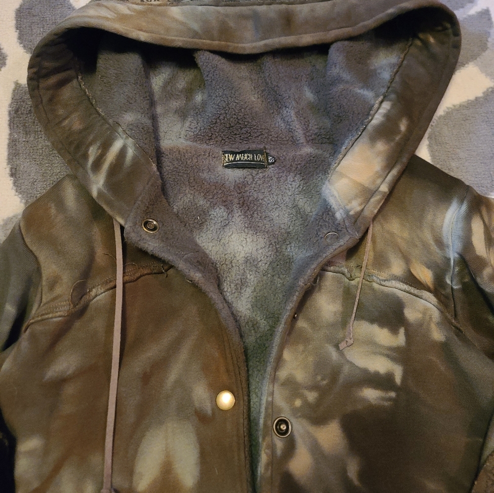 Trades SML Xs Phoenix. In EUC. In gorgeous earthy tones greens and browns.